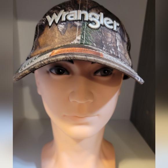 BNWT Wrangler/RealTree Adjustable Hat - Picture 1 of 7